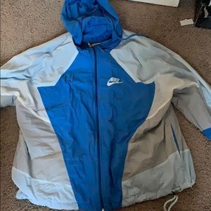 nike wind breaker